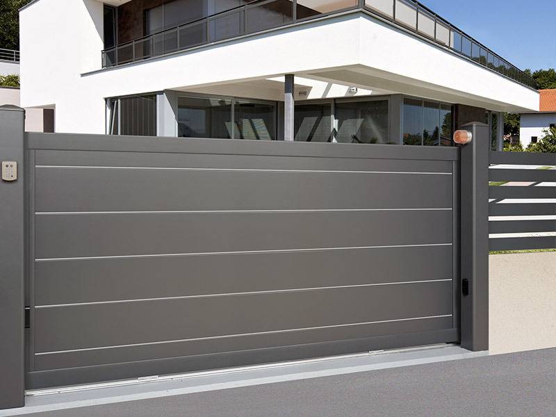 portail coulissant alu sur BORDEAUX